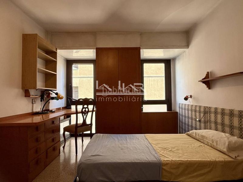 Foto ca353fc0-9321-47c1-afa4-3d97ad349839. Pis amb calefacció aparcament a Centre Vic