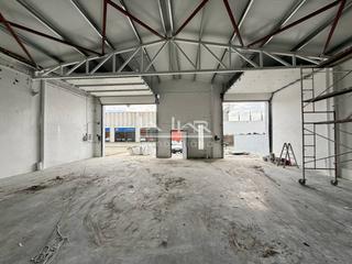 Capannone industriale in Berga