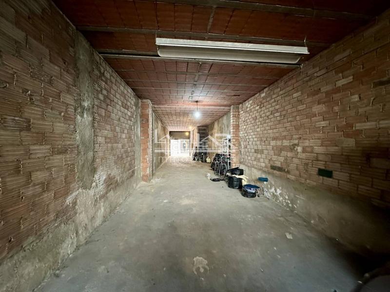 Foto eb9f7e7a-a9ca-4c3f-abcb-2b11aa1cd1a4. Local comercial  en venta en Centre Vic