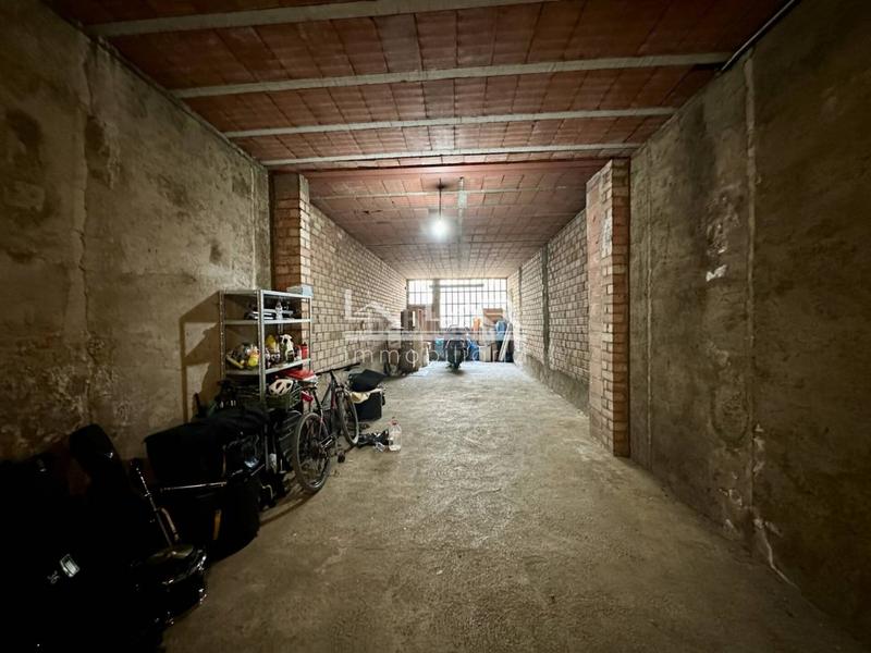 Foto f06d68b0-e061-4206-b0c5-a48bde93a140. Local comercial  en venta en Centre Vic