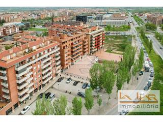 Miete Geschäftsraum in Eix onze de setembre 44. Local comercial diáfano de nueva construcción en alquiler