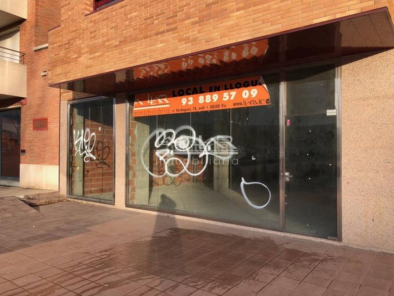 Foto 9927ba00-5b0f-49a4-a44e-130ae670c112. Lloguer local comercial a eix onze de setembre 44 a Vic