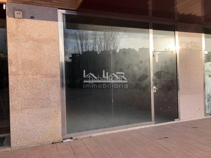 Foto bfa0f4c6-b976-4768-a0bb-042a6dac24eb. Lloguer local comercial a eix onze de setembre 44 a Vic