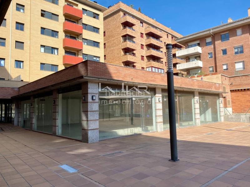 Foto 7099684b-1650-4fe2-9615-159df843eec0. Lloguer local comercial a perot rocaguinarda 9999 a Vic