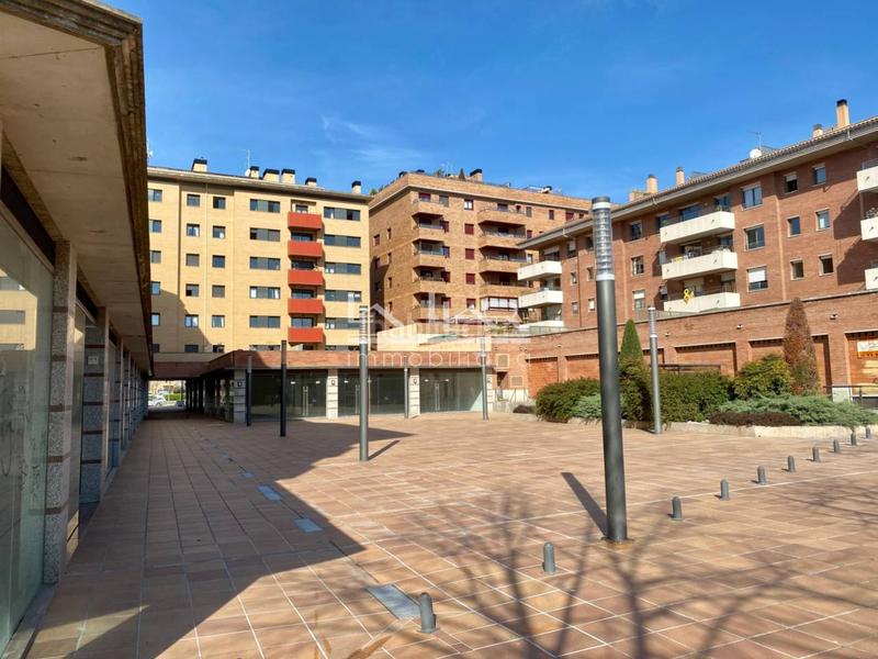 Foto 81c93f98-5fa8-4909-855b-d52324d2e11d. Lloguer local comercial a perot rocaguinarda 9999 a Vic