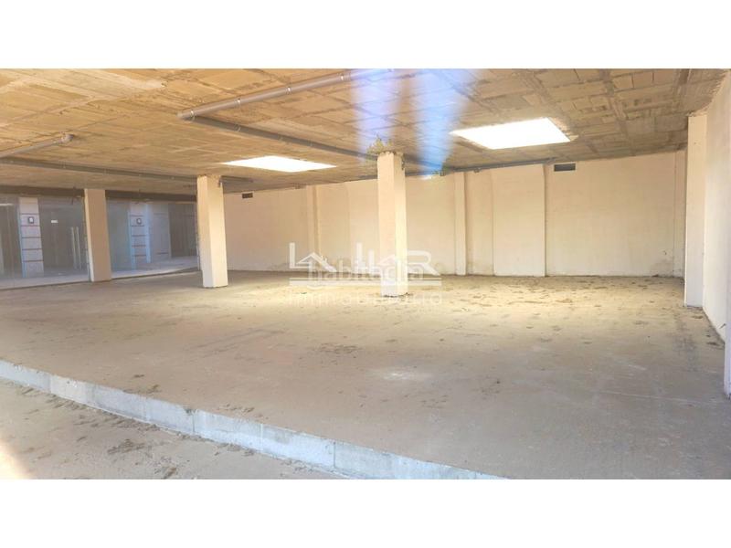 Foto d276920e-67d4-445d-8270-21ac278ab350. Lloguer local comercial a perot rocaguinarda 9999 a Vic