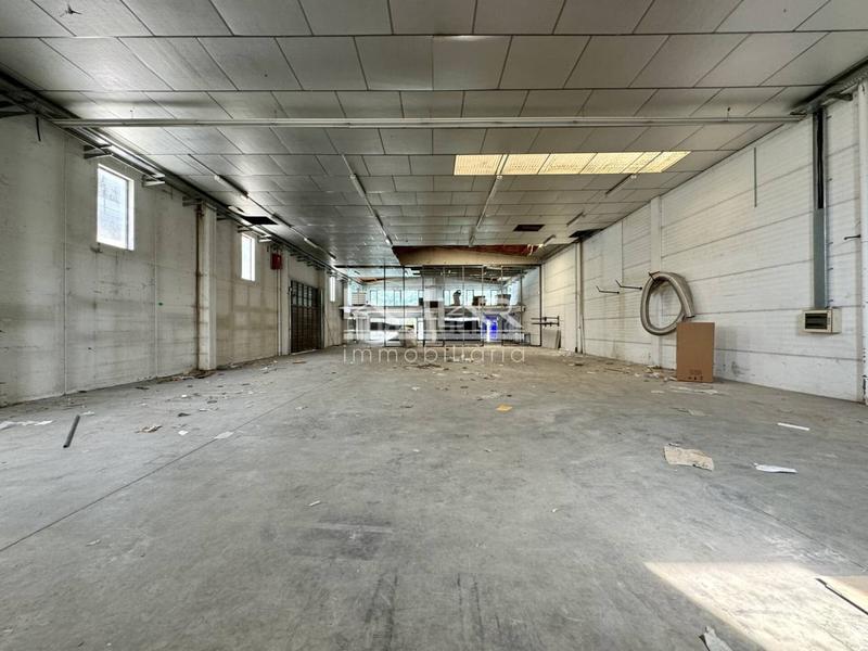 Foto 0ddc293a-ae14-4de3-a729-3e5756235f8c. Lloguer nau industrial a Nord Vic