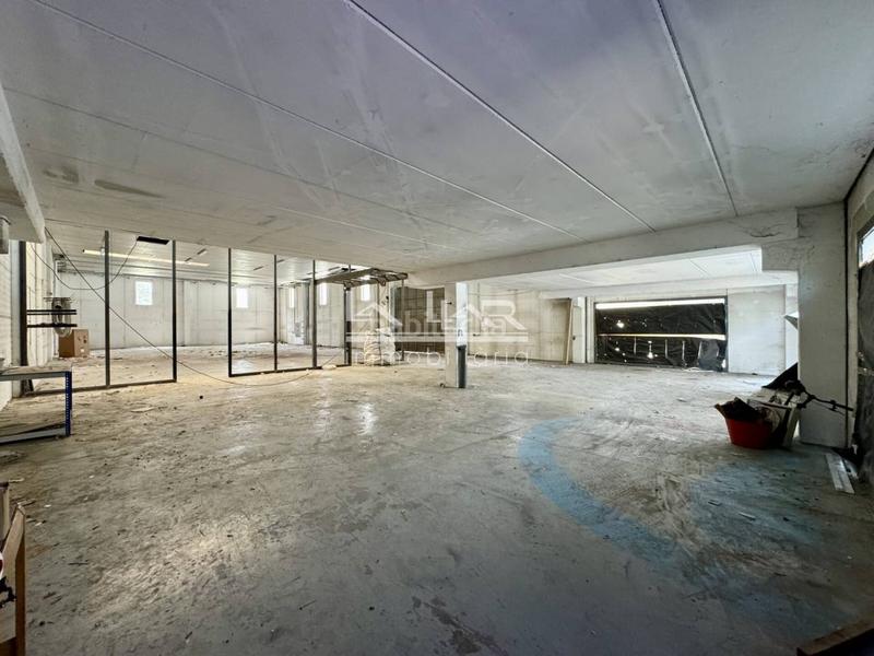 Foto 1ad6fd4d-63e0-4257-8c9e-4a4474cde532. Lloguer nau industrial a Nord Vic