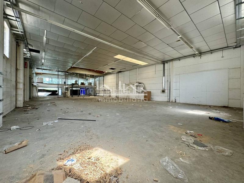 Foto 34ab6f93-ac1d-4da1-b5bf-eaa1aac895dc. Lloguer nau industrial a Nord Vic