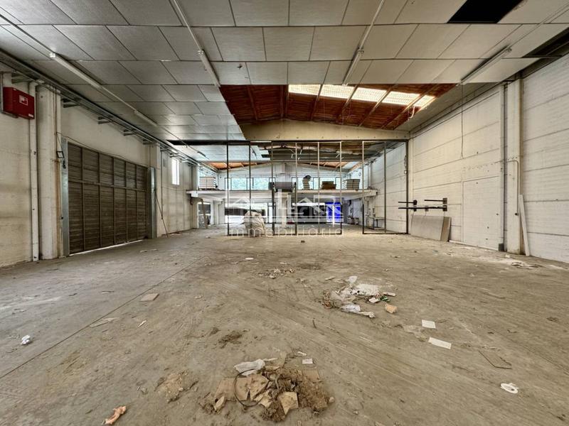 Foto 467527f4-6ee2-4f3c-9828-8ddd50df3b6e. Lloguer nau industrial a Nord Vic