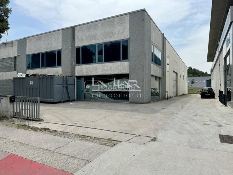 Foto 8bac74fc-a73d-4d1c-b5a5-d9cb3f9e9ec8. Lloguer nau industrial a Nord Vic