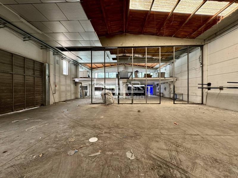 Foto 8c0555b3-c224-4e4a-9743-389ab17160cf. Lloguer nau industrial a Nord Vic