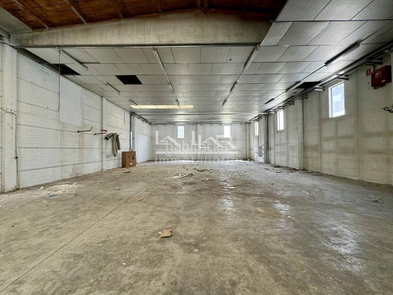 Foto 96440ac5-e985-43ba-be0a-b4023ddf1fb4. Lloguer nau industrial a Nord Vic