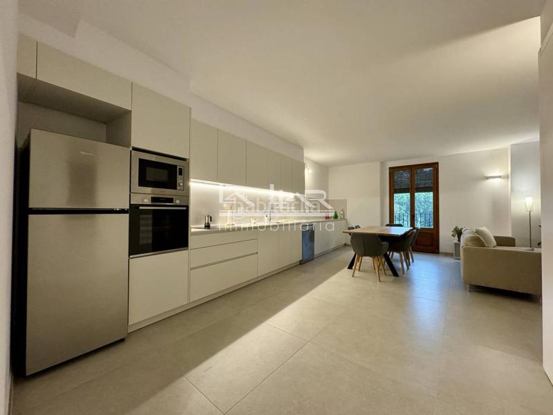 Foto 71ec7ea3-d8a9-475a-b9a2-54731940f1a6. Rent flat with heating in Centre Vic