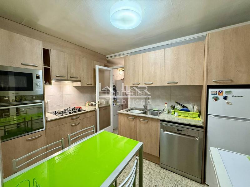 Foto 2a023a77-c712-4811-99aa-645794b20e8e. Appartamento con riscaldamento parcheggio in Centre Vic