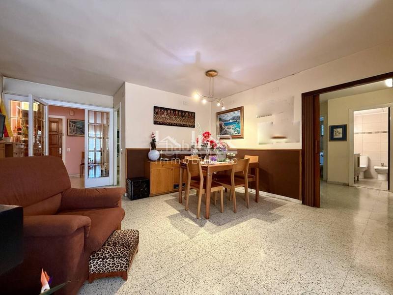 Foto c0d56c2d-579d-4ef4-8aca-e9e8a80ab0a7. Appartamento con riscaldamento parcheggio in Centre Vic