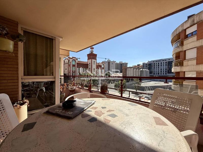 Foto e566ab09-0af1-49aa-b009-981ae98d5dd9. Appartamento con riscaldamento parcheggio in Centre Vic