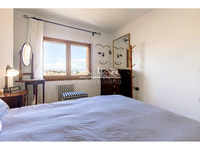 Foto e3008505-8b99-4b8e-bd1e-e097cc950431. Dúplex espectacular dúplex en venta zona santa anna en Vic