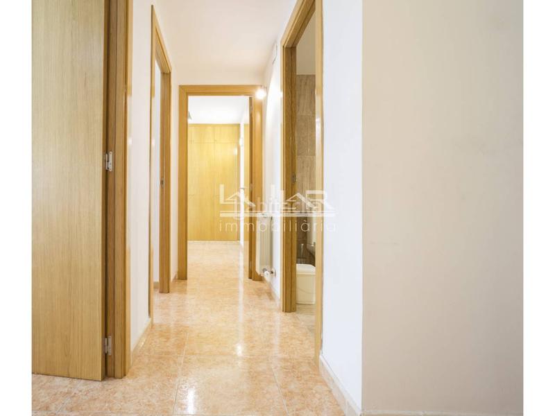 Foto af530bff-5e82-4112-aa03-2c183662f921. Duplex avec chauffage parking dans Estadi-Santa Anna Vic