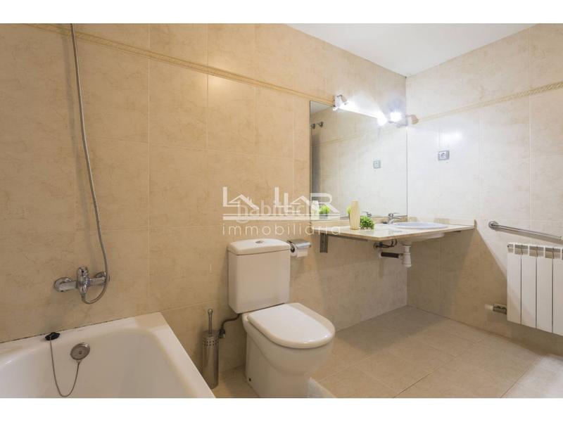 Foto f286e748-818c-4ba9-b44e-27715cd2285e. Duplex avec chauffage parking dans Estadi-Santa Anna Vic