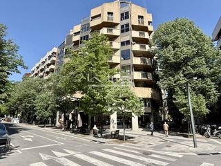 Office space  Calle jacint verdaguer. Despatx en venda al centre de vic.