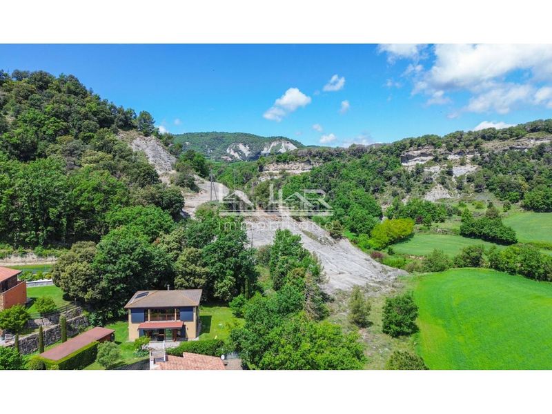 Foto 074af3a6-28f7-4375-99b4-bee5f8ab2708. Casa amb aparcament a Tona