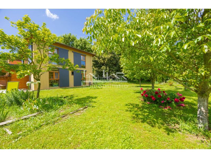 Foto 1576df90-87ff-4ff2-9668-18ec1e638b24. Casa amb aparcament a Tona