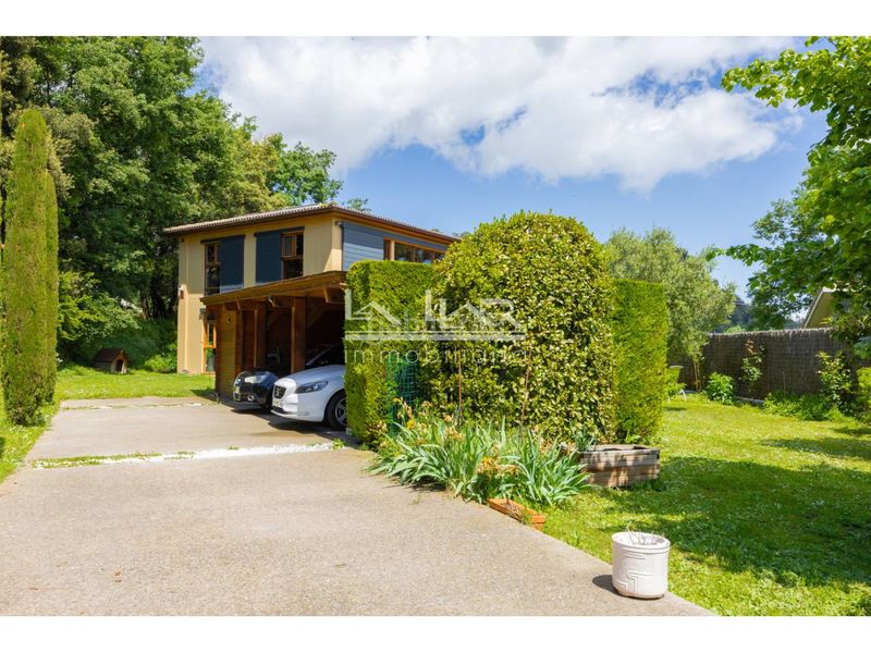 Foto 5c742d9b-8367-4d98-ab9a-fbe999fc57b2. Casa amb aparcament a Tona