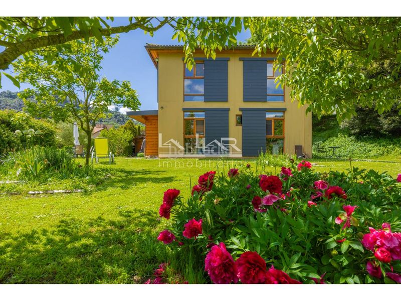 Foto bdfec054-802e-4df2-8c92-bd308573857d. Casa amb aparcament a Tona