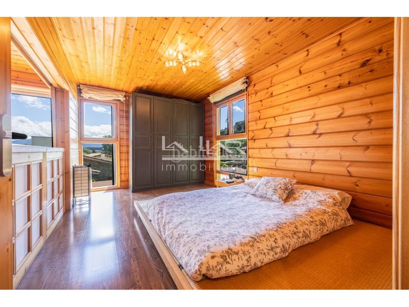 Foto d365a5db-b6c1-41e3-8090-310142cbd5ac. Casa amb aparcament a Tona