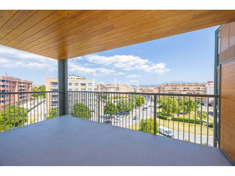 Foto 702f087d-a241-4f59-9e79-aa4385e28a58. Rent flat in plaza del monestir 1 in Nord Vic