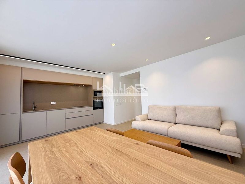 Foto c8e0cb49-d90d-423a-996c-a586d6980641. Rent flat in plaza del monestir 1 in Nord Vic