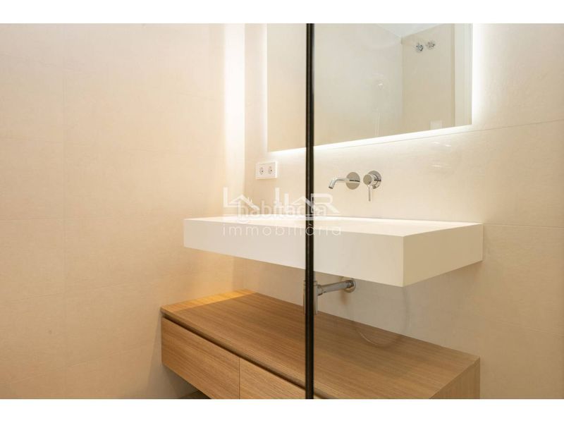 Foto f3c409d5-f6dd-42bd-a036-33550b102873. Rent flat in plaza del monestir 1 in Nord Vic