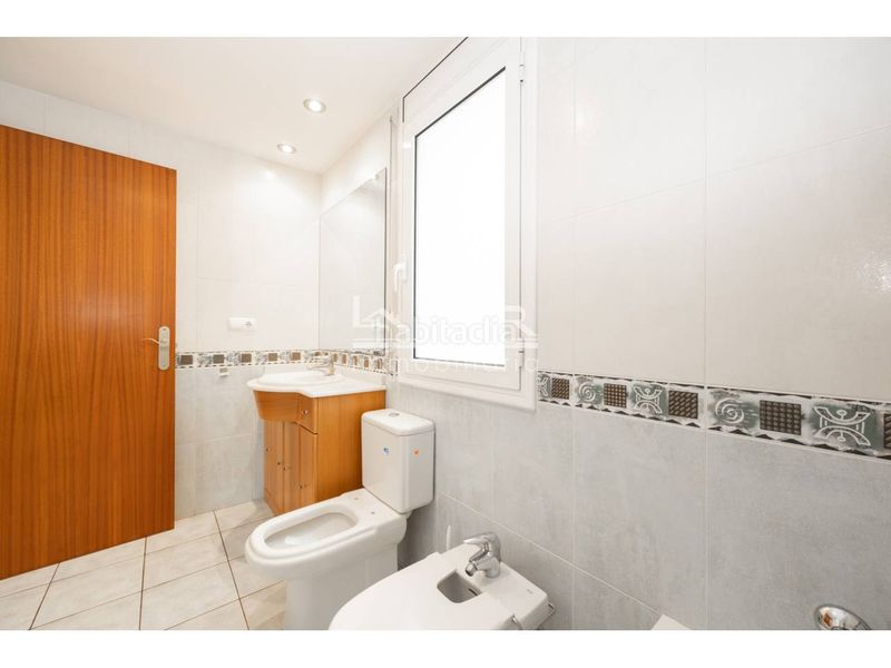 Foto a161aa99-6e84-4895-bd16-aa9701003b96. Àtic a calle bisbe strauch 11 a Remei-La Guixa Vic