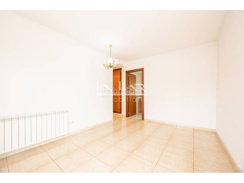 Foto c9d8f658-fa93-4b87-9612-55c0f3cf4365. Àtic a calle bisbe strauch 11 a Remei-La Guixa Vic
