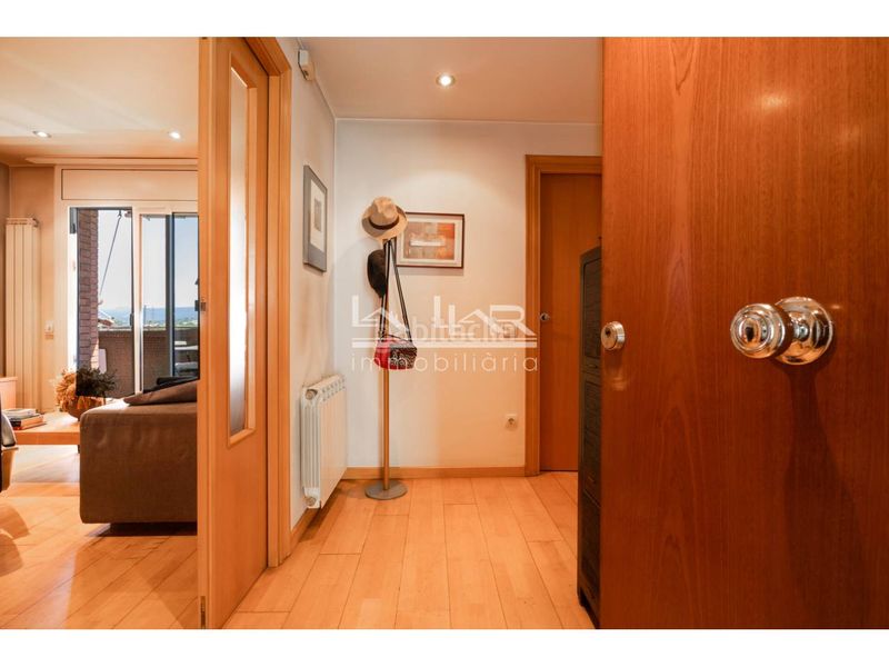 Foto b2467170-8045-45ef-8b2a-853cdd589b00. Pis a calle torello 35 a Caputxins-Ambulatori Vic