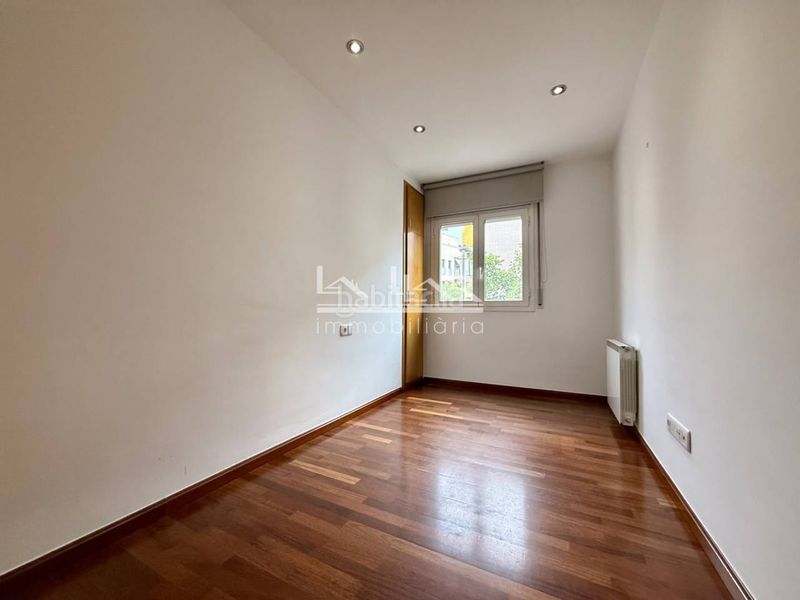 Foto 1e54c118-e045-4a7d-a92e-6491e9a892e6. Etagenwohnung mit heizung parking in Caputxins-Ambulatori Vic