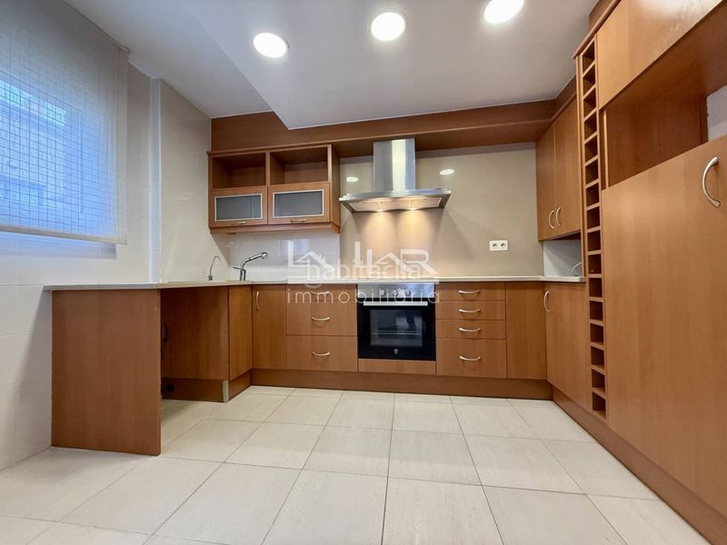 Foto a7d730f7-babe-43d0-abe3-1d25c35b7e0f. Etagenwohnung mit heizung parking in Caputxins-Ambulatori Vic