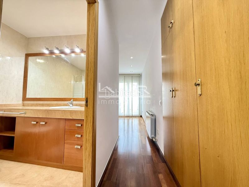 Foto b91d05ae-debf-4b31-b902-3ff0864cb06e. Etagenwohnung mit heizung parking in Caputxins-Ambulatori Vic