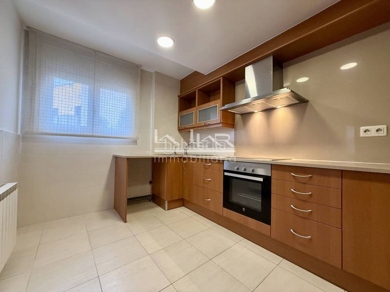 Foto f8319cfc-5e08-4f19-9de4-c107a0239a71. Etagenwohnung mit heizung parking in Caputxins-Ambulatori Vic