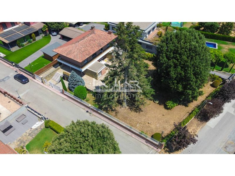 Foto e7e0ae4b-37c8-43ad-bbbd-0779aeadaba8. Casa amb calefacció aparcament a Manlleu