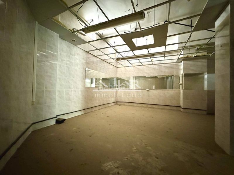 Foto 48d80f88-0e2c-4953-9903-e675babb3d6d. Local comercial a Estadi-Santa Anna Vic