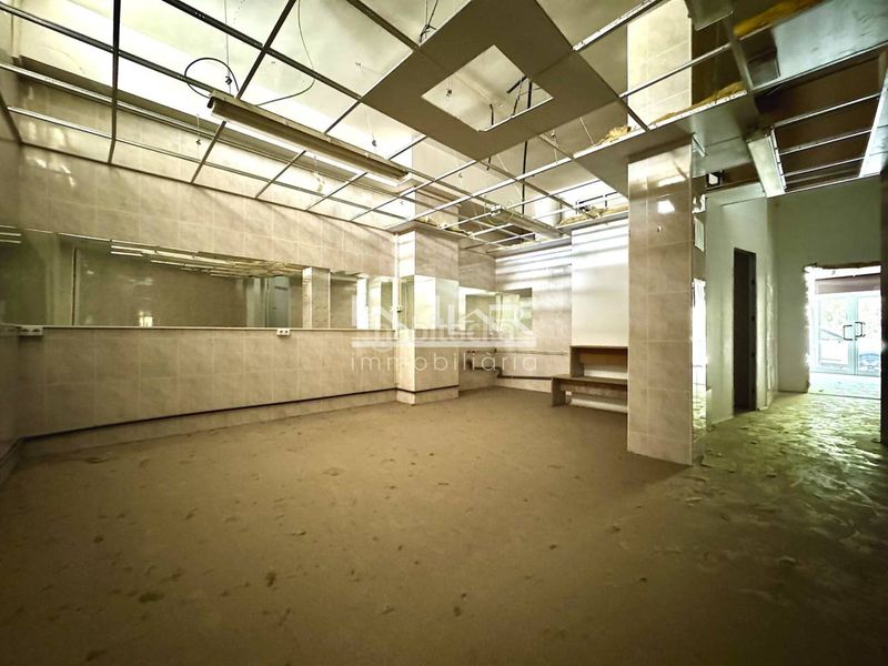 Foto 9ee246a2-74d4-475a-8b82-a0be2c42edc1. Local comercial a Estadi-Santa Anna Vic