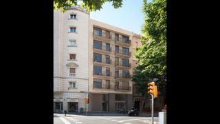 Aparcament cotxe a Carrer de còrsega 418. Plaza de garaje para coche mediano