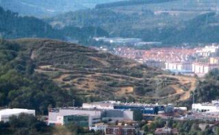 Finca rústica a Urbi. Junto centro comercial bilbondo