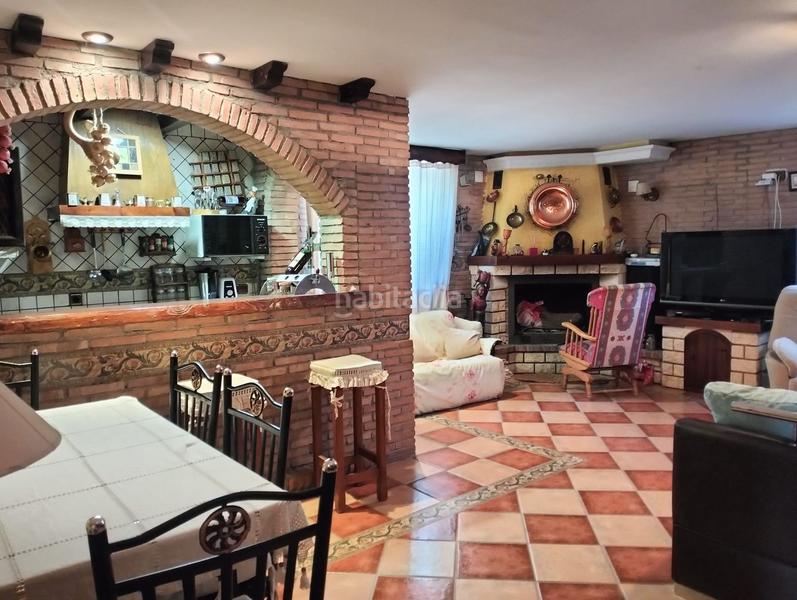 Foto 49bdbdb3-d70e-4864-ae5c-aa9ac45678e2. Chalet en calle trebol 22 en Cúllar Vega