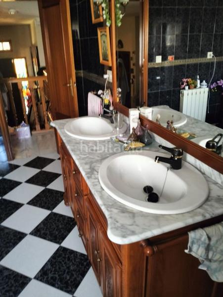 Foto b3653d9d-bfe2-49cb-8287-efad71ce4064. Chalet en calle trebol 22 en Cúllar Vega