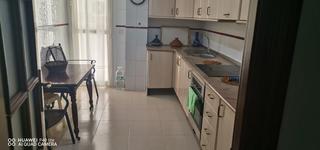 Etagenwohnung  Calle general astilleros. Amplio piso exterior en melilla a solo pasos de la playa