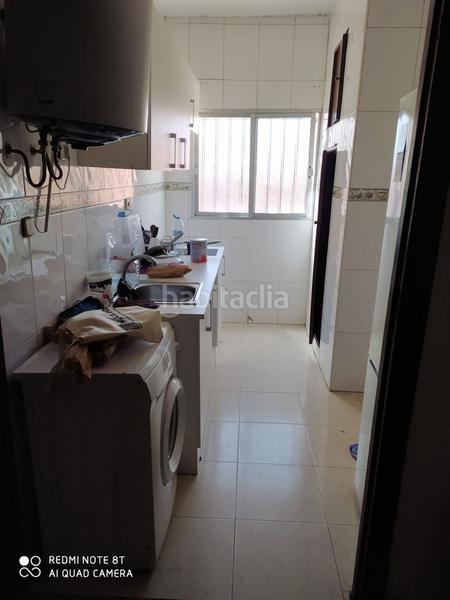 Foto 64031560-d170-4d3a-af59-66300bc536ad. Piso en La Chanca - Pescadería Almería