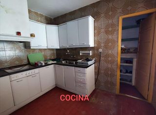 Casa adossada a Manzanares. Amplia casa en venta en manzanares, ciudad real